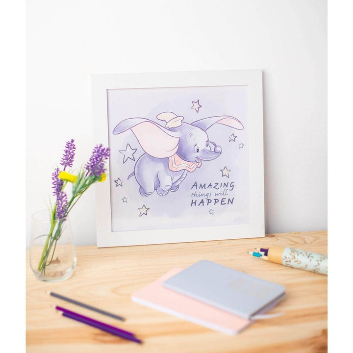 Dumbo Innrammet Bilde 30 x 30 cm - Supernerds